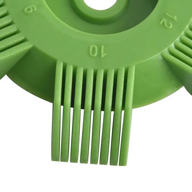 Comb for heat exchanger blades