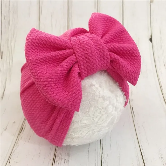 Children's hat with bow