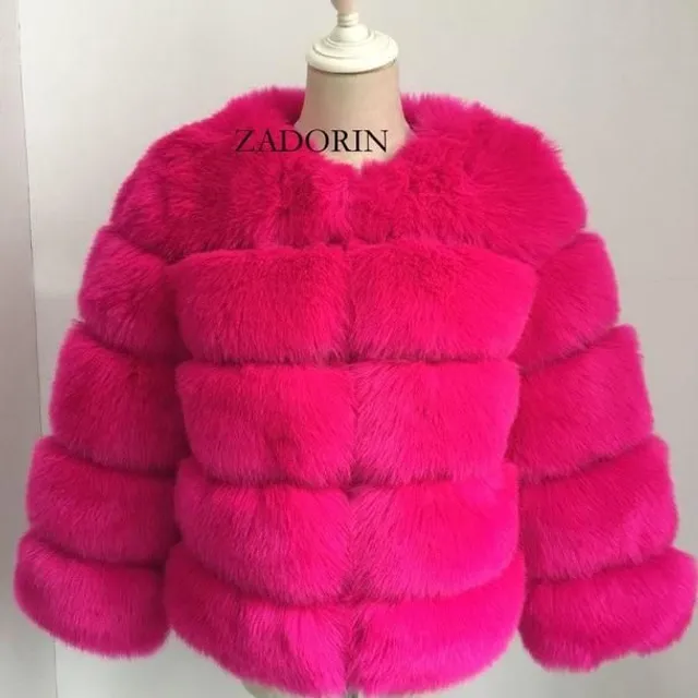 Elegant short faux fur coat