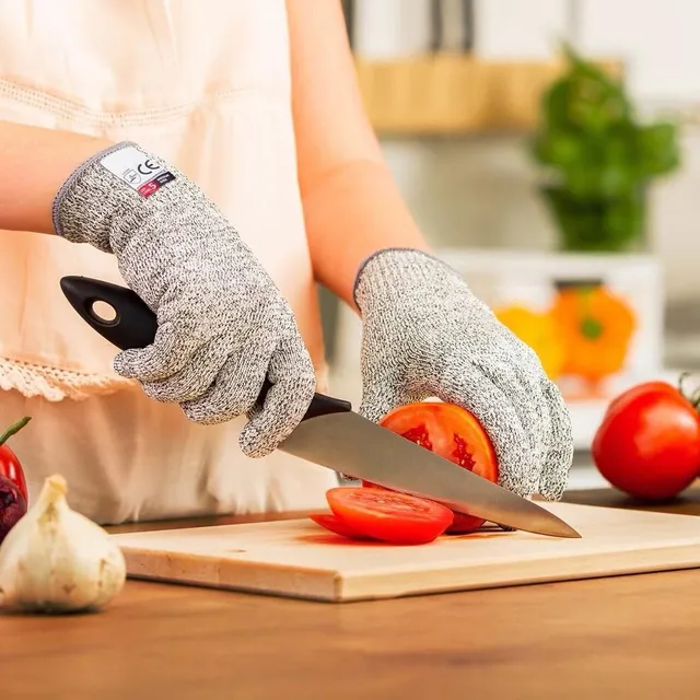 Cut resistant kitchen gloves