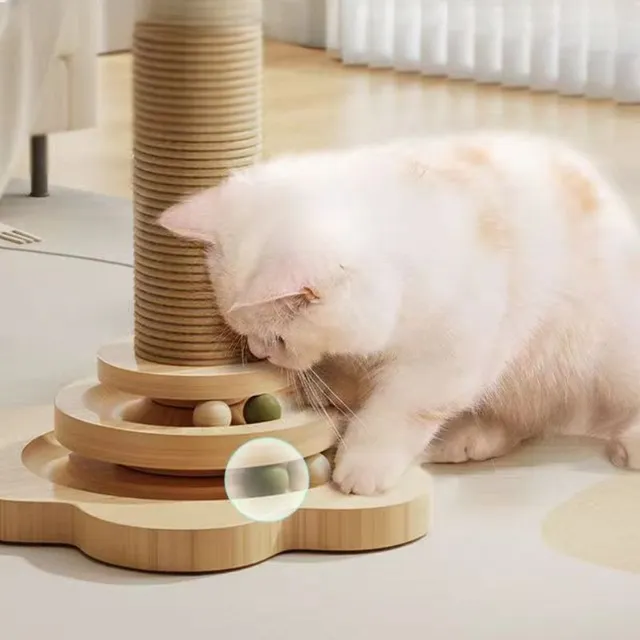 Scratch for cats with spin base and interactive toy