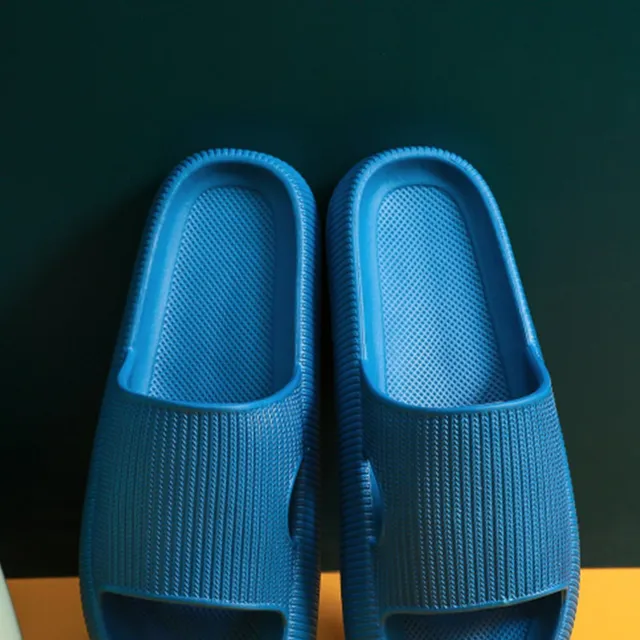 Pánské minimalistické protiskluzové pantofle