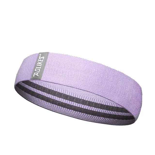 Guma fitness na plecach i udach purple m