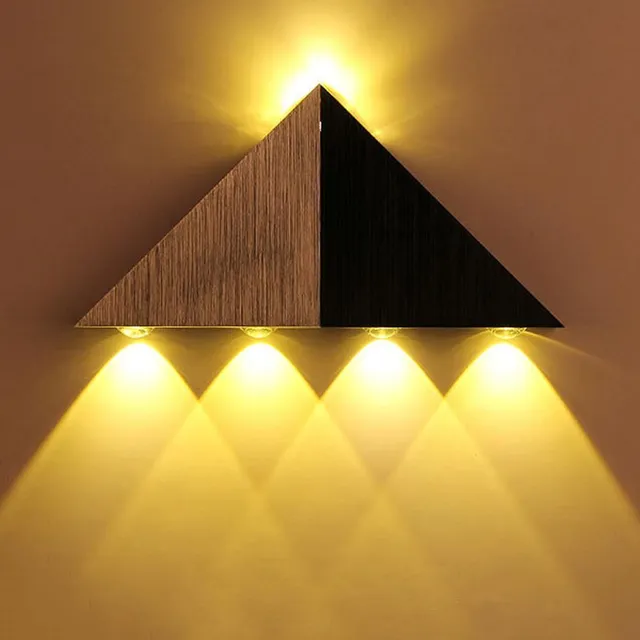 Nowoczesna trójkątna lampa ścienna LED