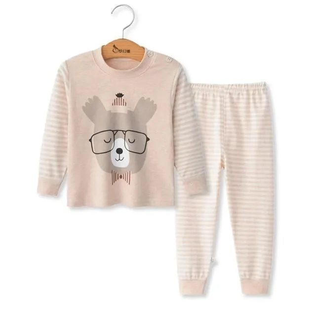 Fine children's pajamas with long sleeves