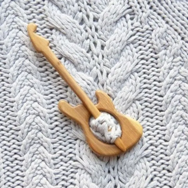 Stylish wooden brooch suitable for sweaters - several different versions of Kelechi