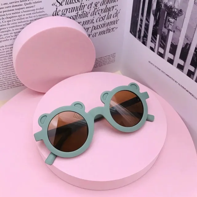 Girl's cute sunglasses shaped like a bear head