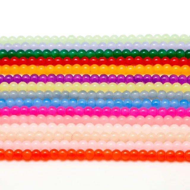Farebné sklenené guľôčky na výrobu šperkov