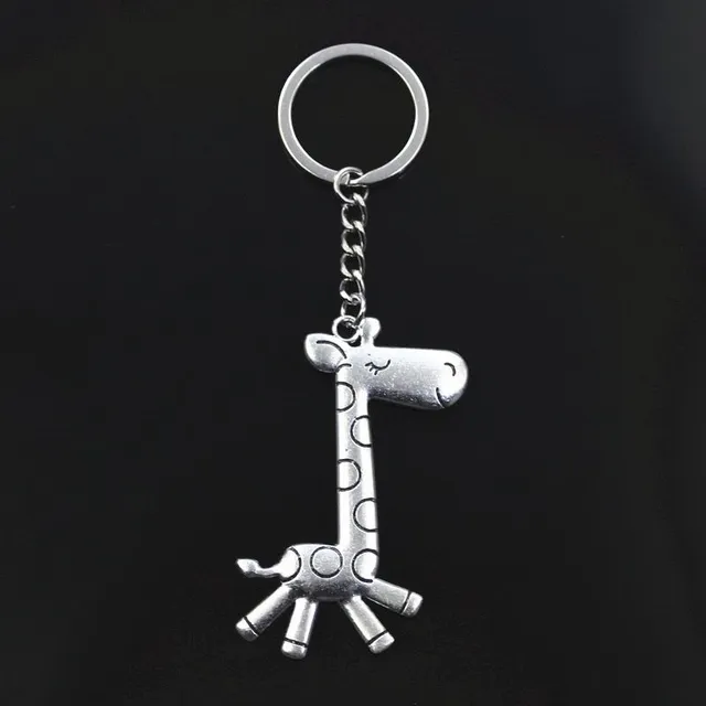 Keychain s žirafou a jeleňom v starovekej bronzovej a striebornej farbe