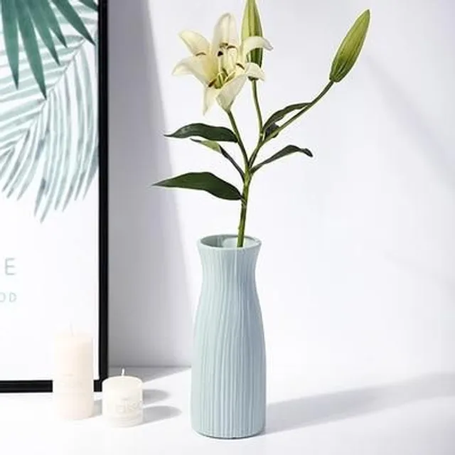 Farebná váza v norském stylu