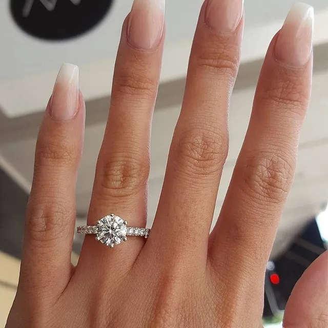 Bague élégante pour femme avec pierre | Bague de fiançailles