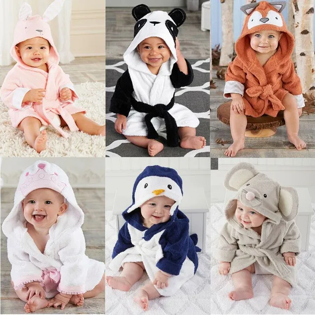 Children's bathrobe with hood and animal motifs