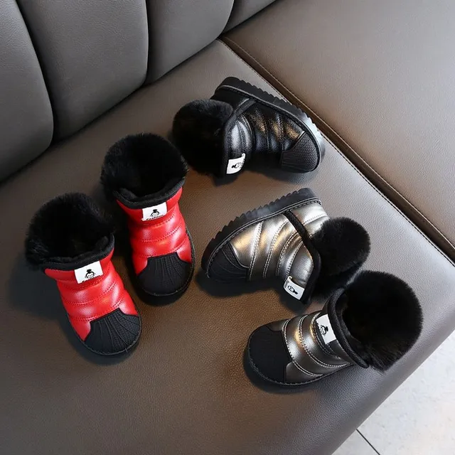 Children's winter boots with fur