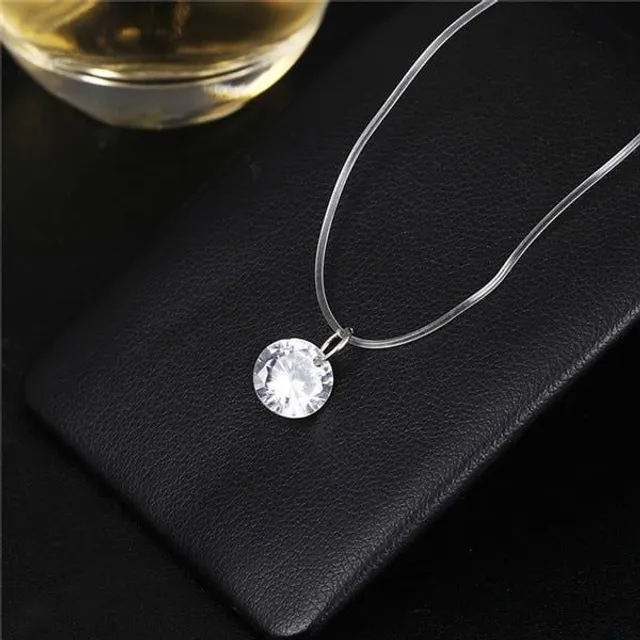 Ladies fine short necklace with pendant