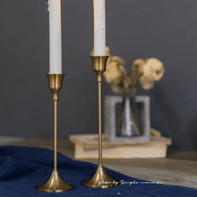 Bronzové kovové kuželové držáky na svíčky