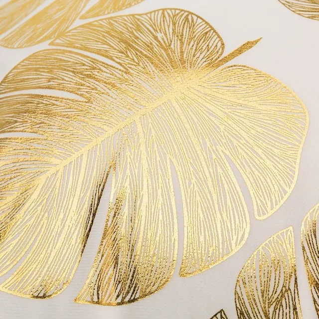 Krásné povlaky na polštáře se zlatými ornamenty