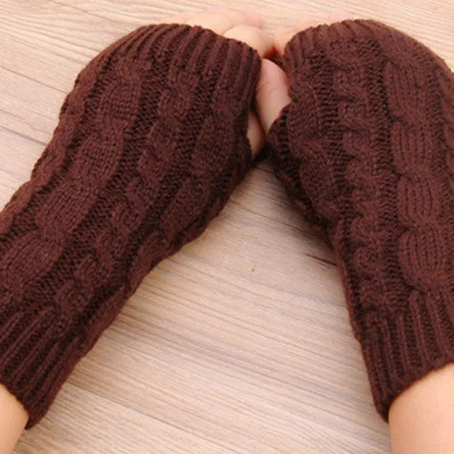 Knitted arm warmers