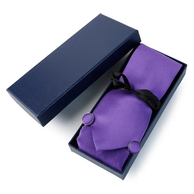 Single-colored men's tie with handkerchief and tie buckle