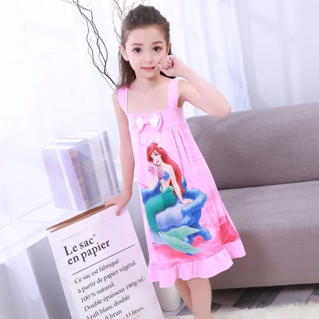 Children's nightgown with princess motif