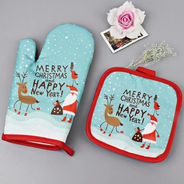 Christmas kitchen mitt with Carlisle mat
