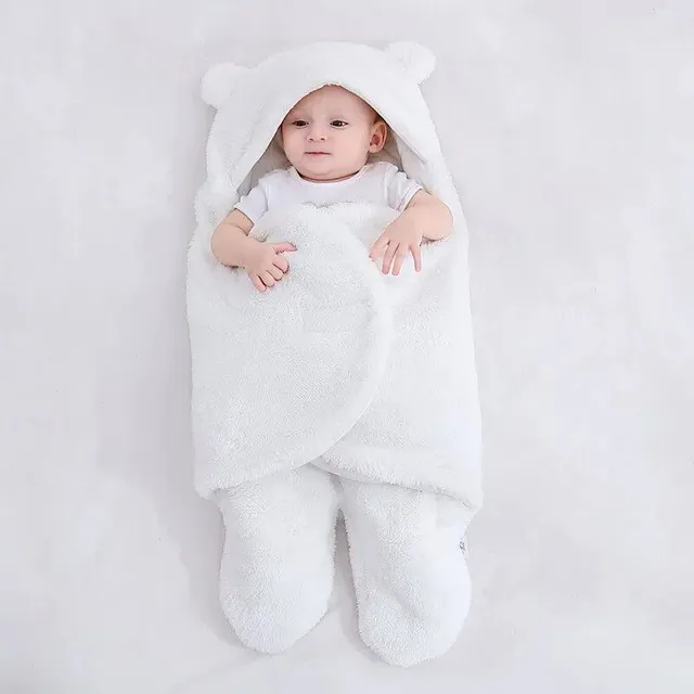Airy fleece sleeping bag for newborns - cocoon blanket for babies, boys and girls