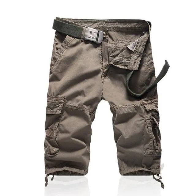 Men's comfortable leisure cargo shorts with camouflage pattern