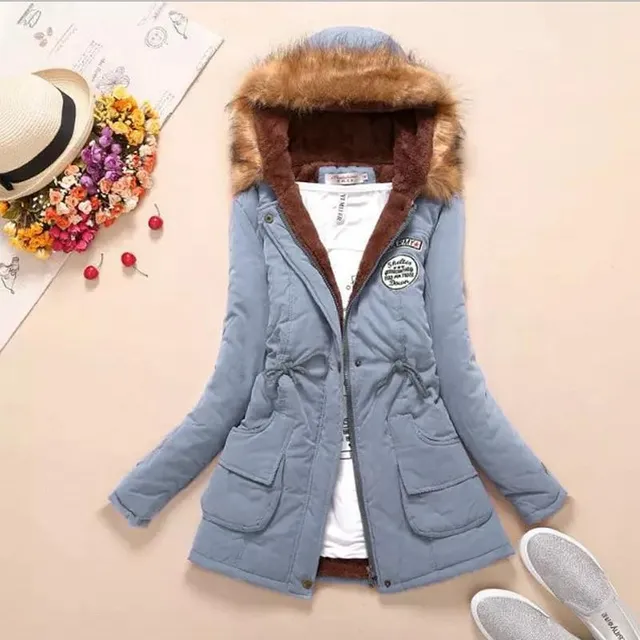 Gyönyörű női téli kabát