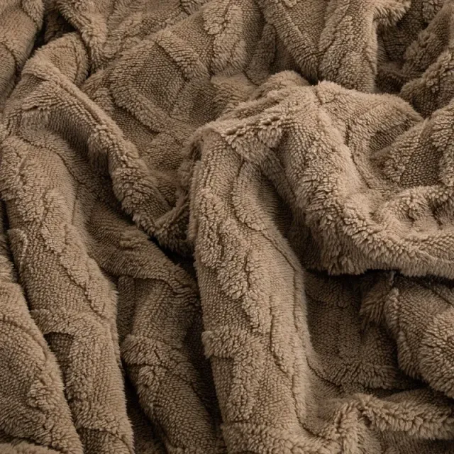 Warm and soft blanket made of wool and sherpa fleece, double-sided