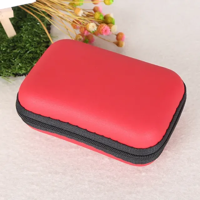 Zipped travel hard case for all types of playing cards