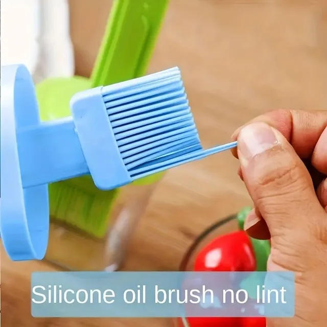 Integrated barbecue brush with oil bottle - resistant to high temperatures