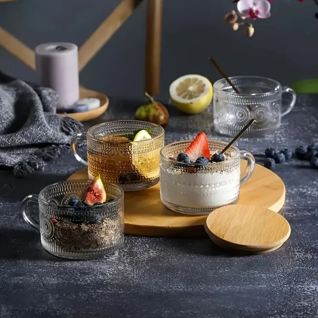 Mug en verre élégant avec relief pour une dégustation stylée de café, thé et autres boissons