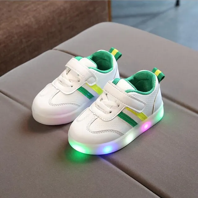 Children's shoes with LED lighting