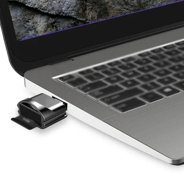 Cititor de carduri micro SD USB-C