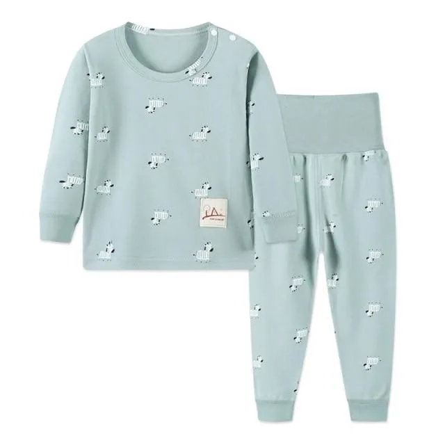 Fine children's pajamas with long sleeves