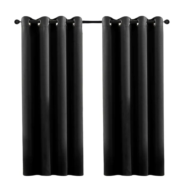 Blackout curtain with metal meshes