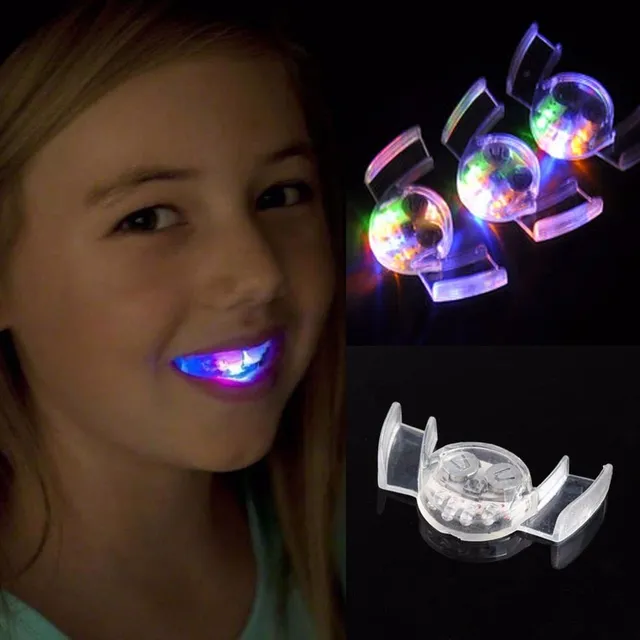 Svietiace LED zuby na party