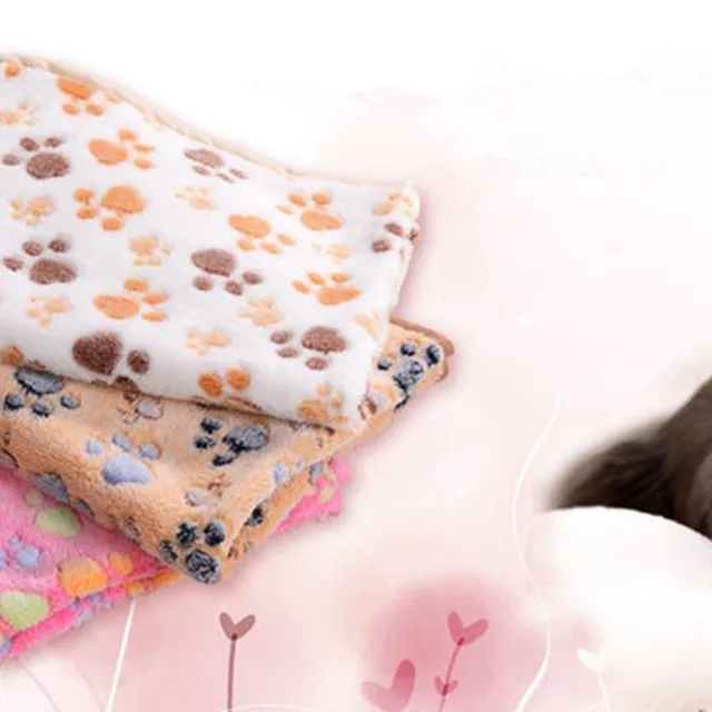 Pătură moale pentru câini cu model de lăbuțe