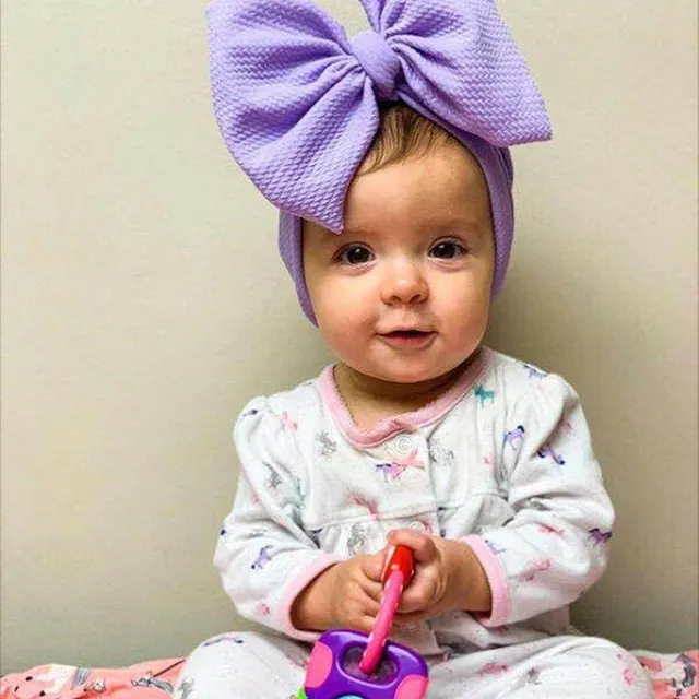 Children's hat with bow