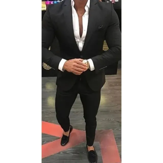 Complete men's suit with vest