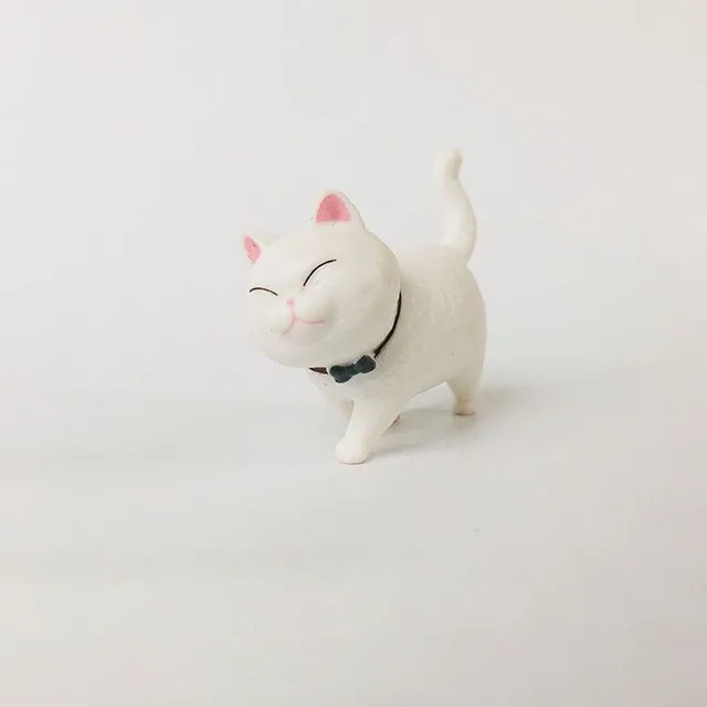 Cat's figurine