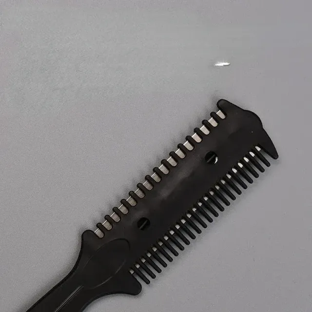 Hairdressing comb with razor and scissors for cutting bangs