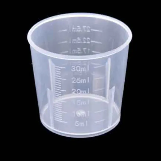 Plastic measuring cup