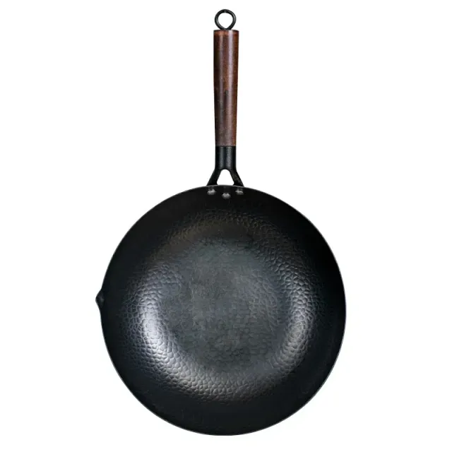 Tigaie wok din fier chinezesc, fabricată manual, cu suprafață antiaderentă