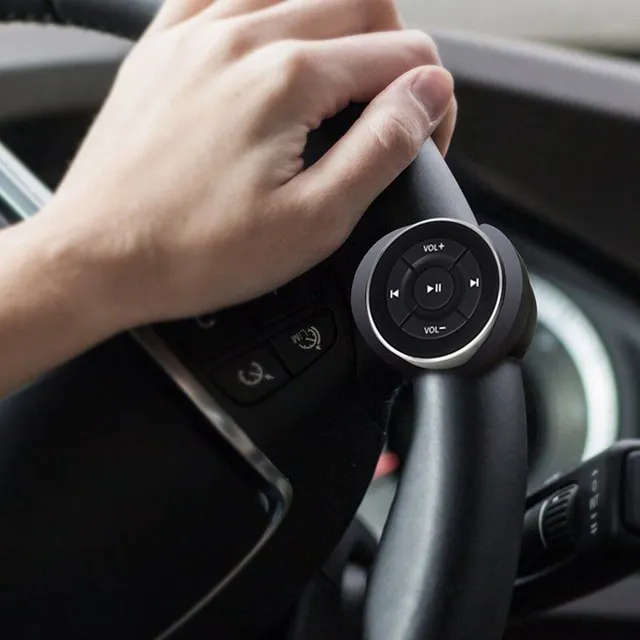 Wireless remote control for steering wheel