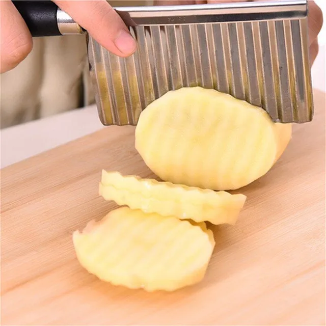 Practical kitchen knife for cutting vegetables