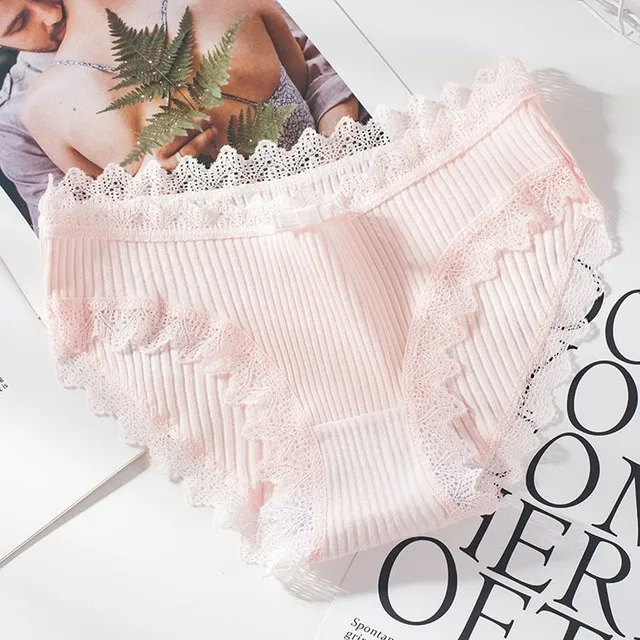 Cotton comfortable panties with lace and mini bow