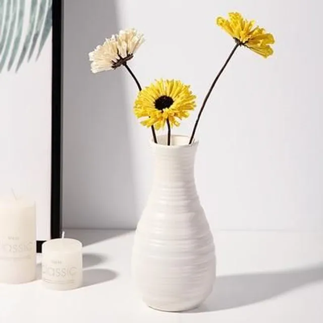 Színes váza norvég stílusban
