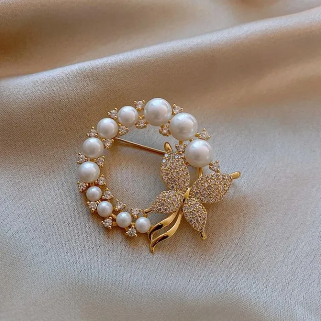 Beautiful modern brooch for prom Quy
