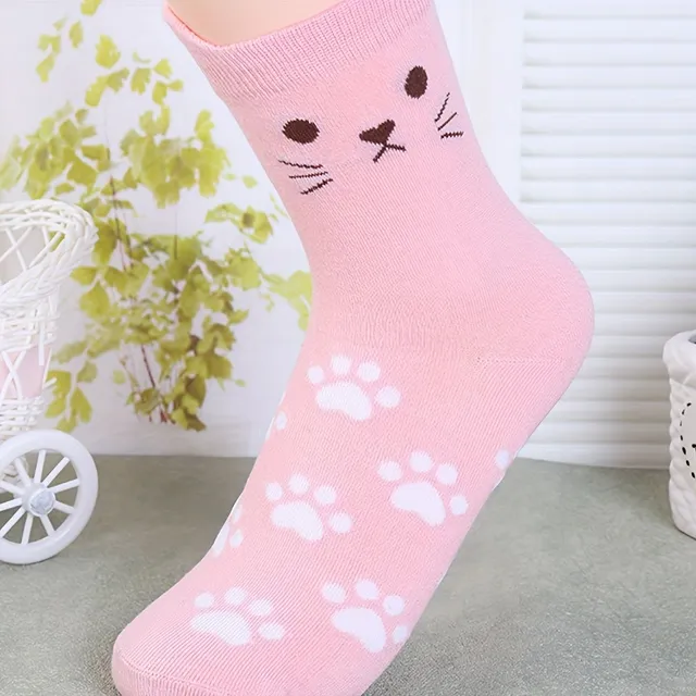 Trendy socks with cats, ideal for everyday wearing