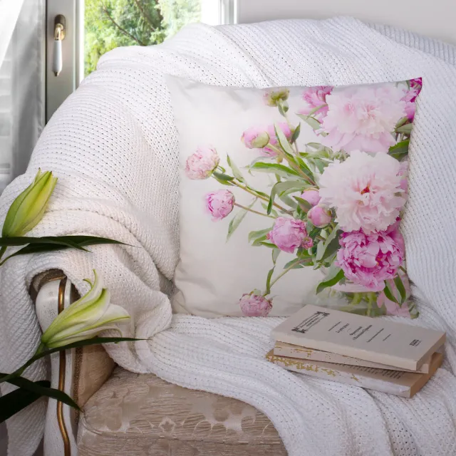 Gentle pillowcase with flower motif 45 x 45 cm